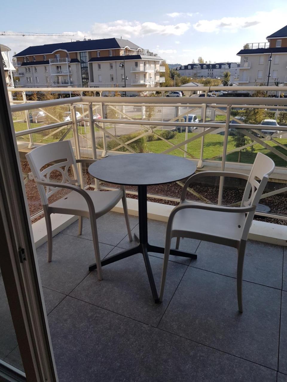 Domitys Le Carrousel Aparthotel Cabourg Exterior foto